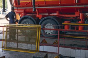 Jak automatyzować proces mycia kół i podwozia